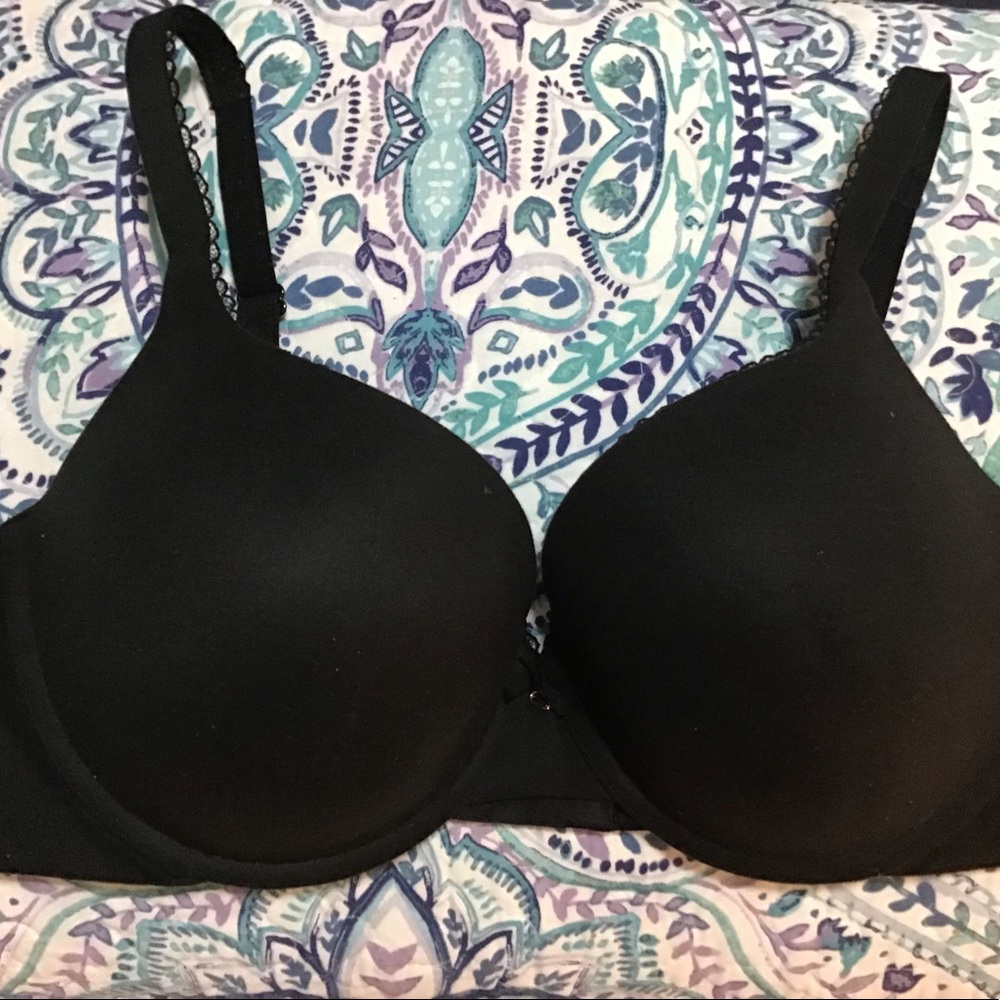 40C Black Victoria Secret bra